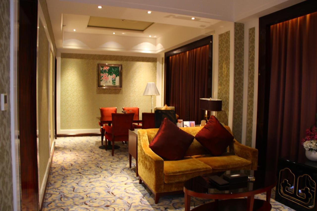 Wyndham Grand Plaza Royale Palace Chengdu Extérieur photo
