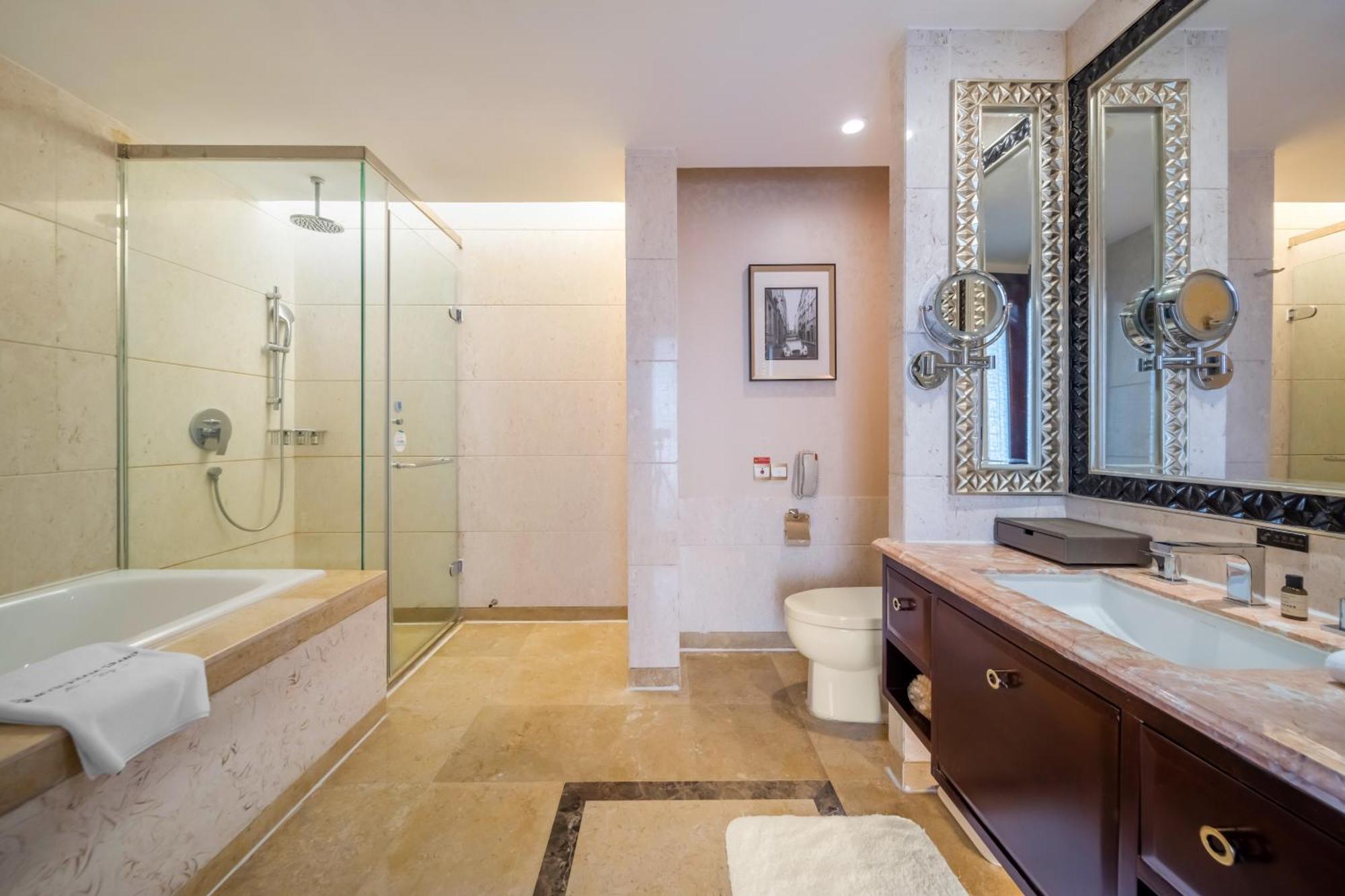Wyndham Grand Plaza Royale Palace Chengdu Extérieur photo