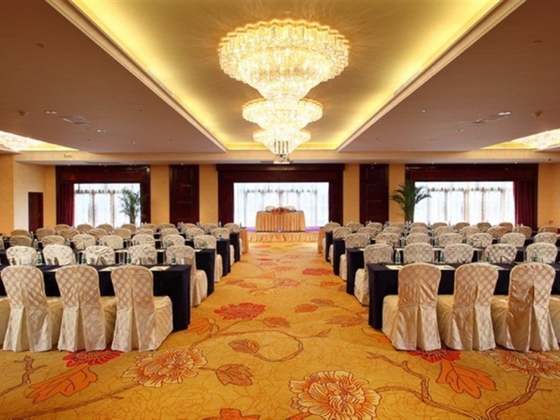 Wyndham Grand Plaza Royale Palace Chengdu Extérieur photo