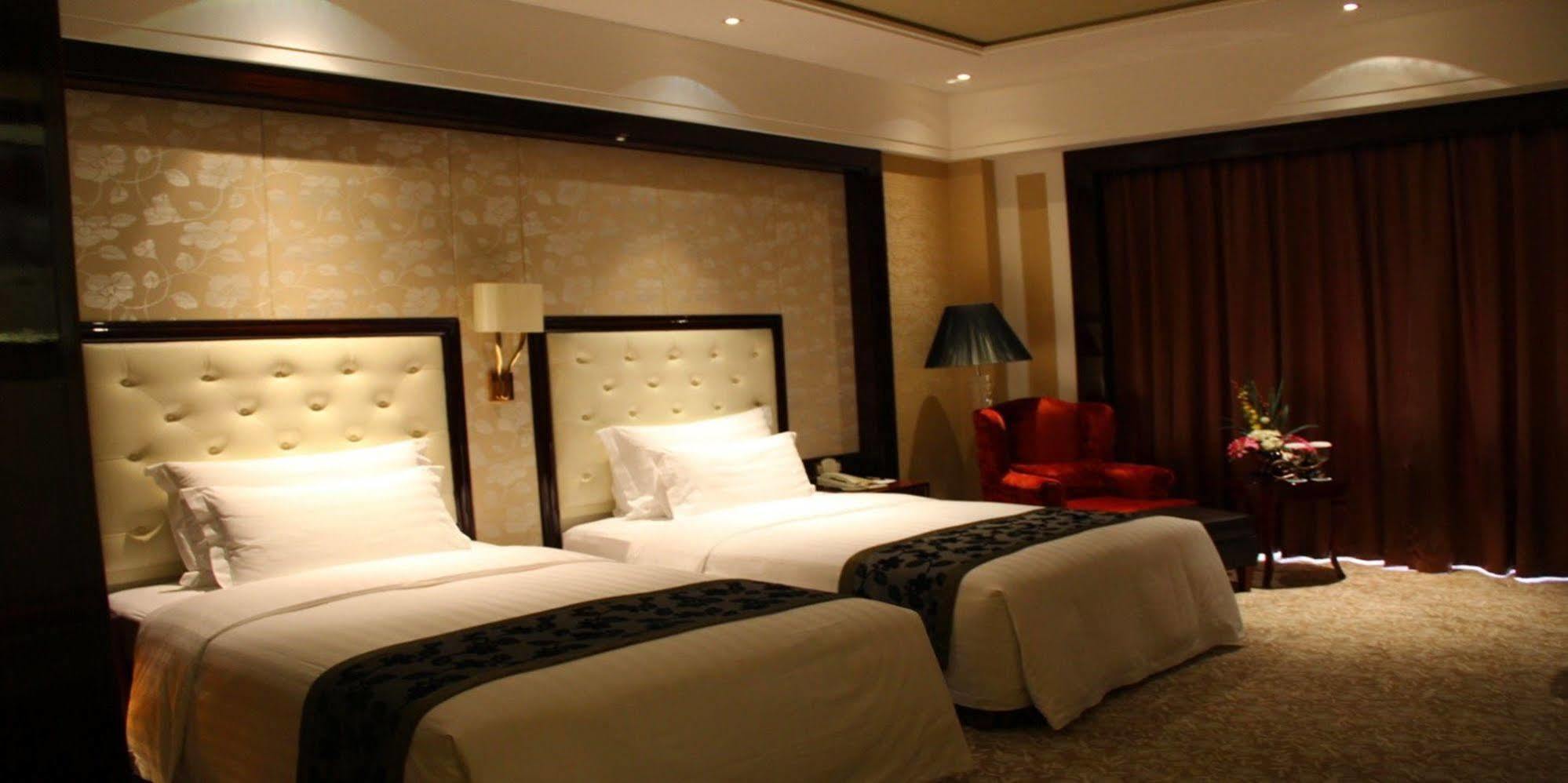 Wyndham Grand Plaza Royale Palace Chengdu Extérieur photo