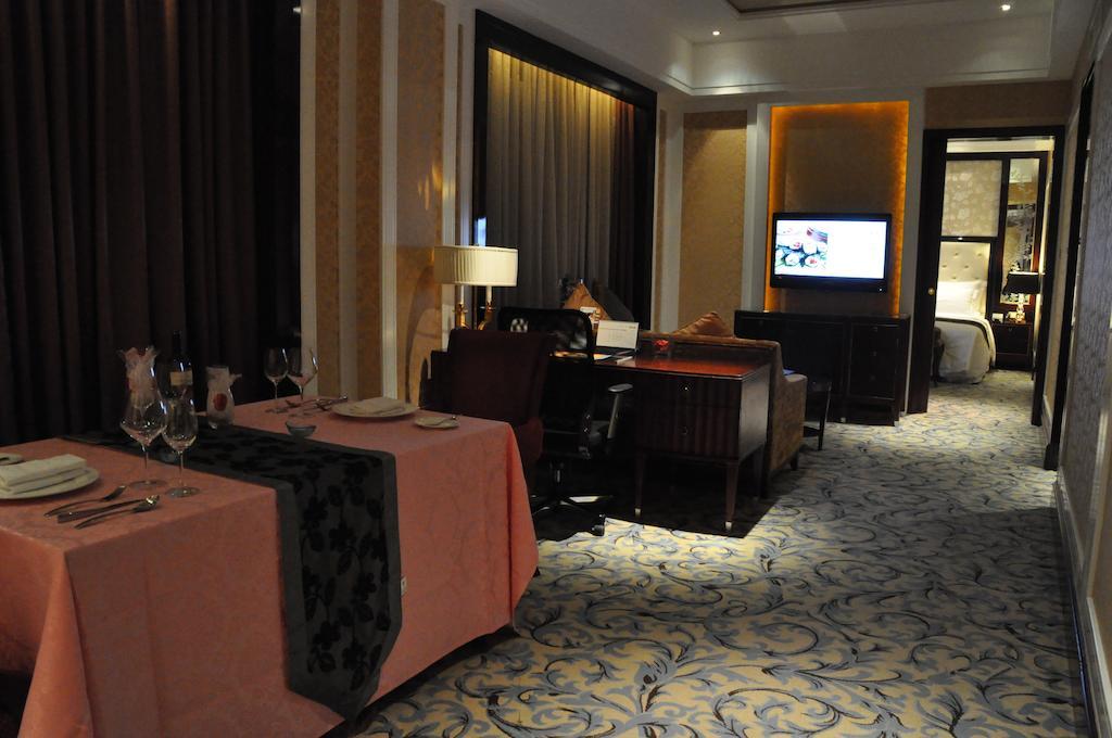Wyndham Grand Plaza Royale Palace Chengdu Extérieur photo